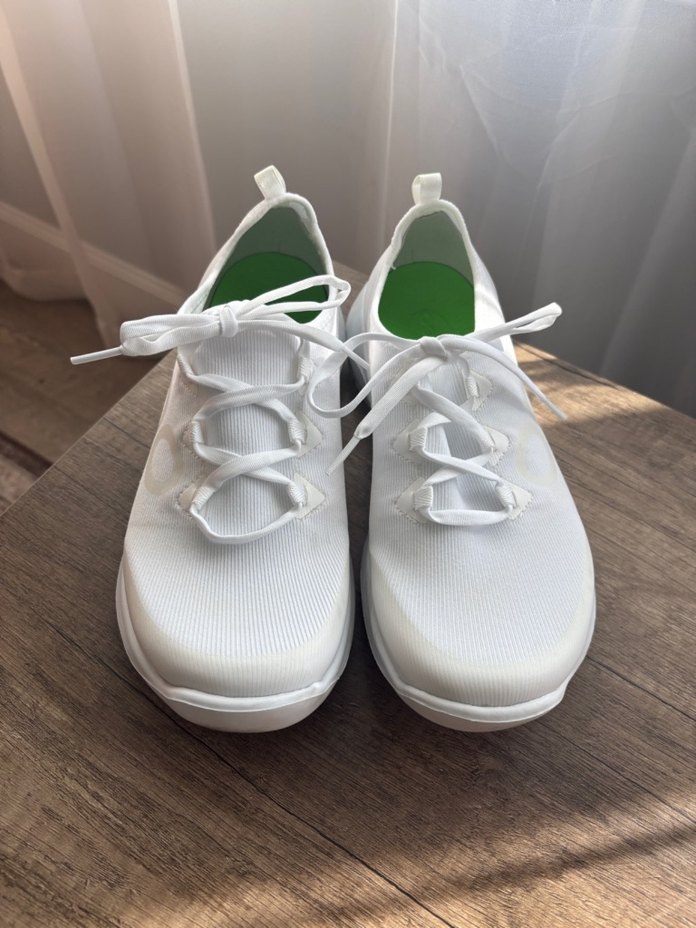 OOFOS Women’s White Lace-Up Knit Sneakers